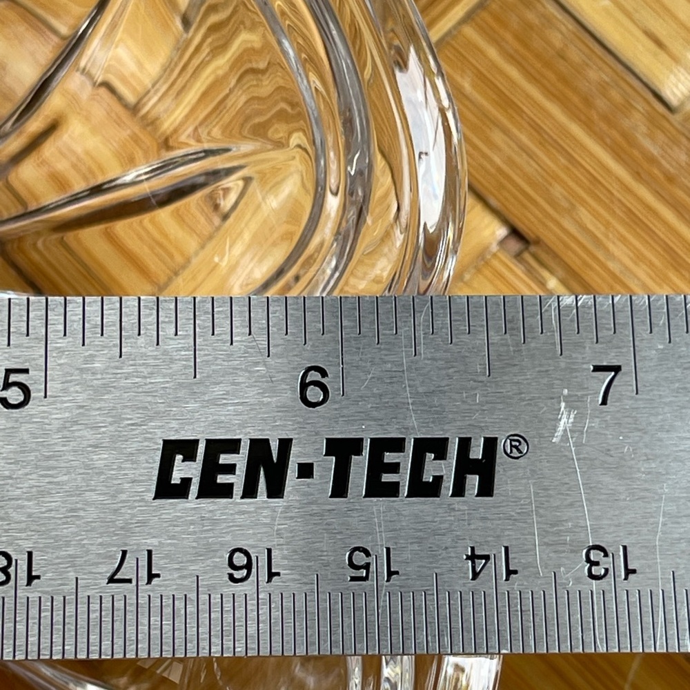 Vintage sandwich glass dish - Picture 7 of 9